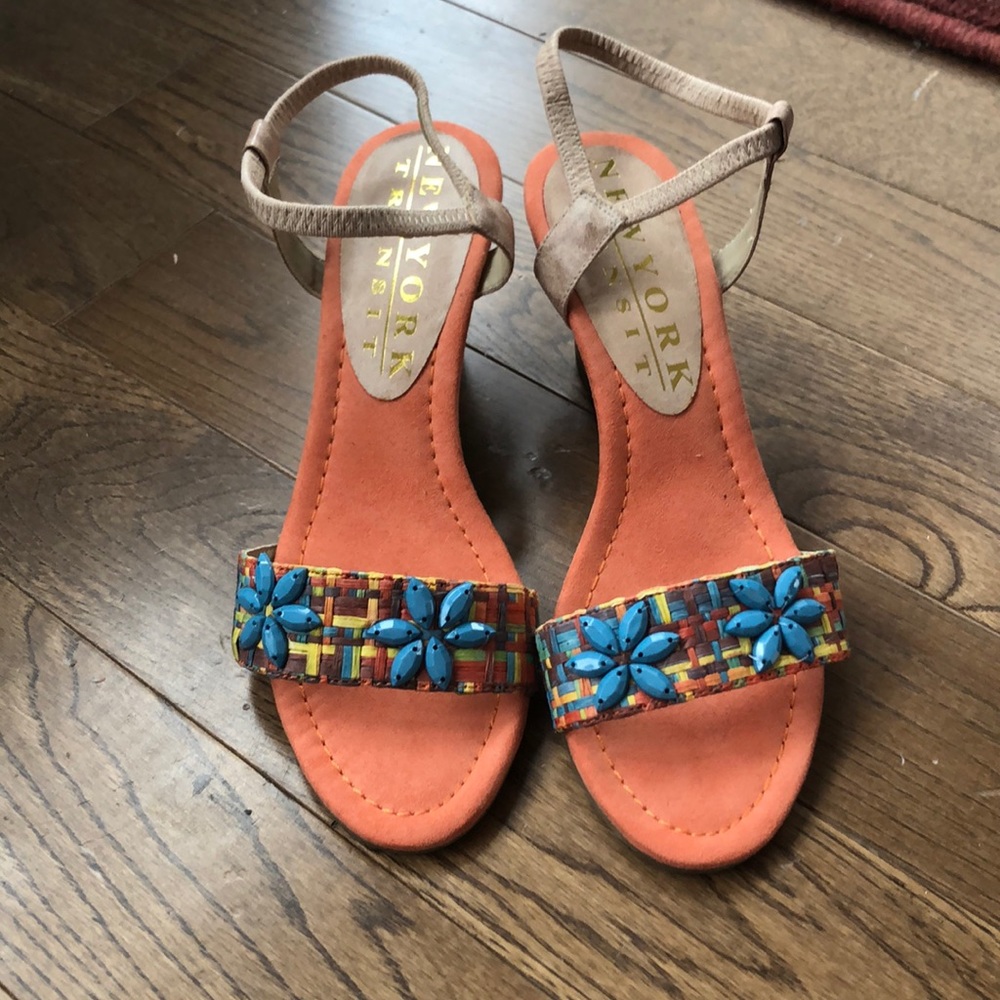 NWOT Open-toe heel pastel rafia sandal w jewels